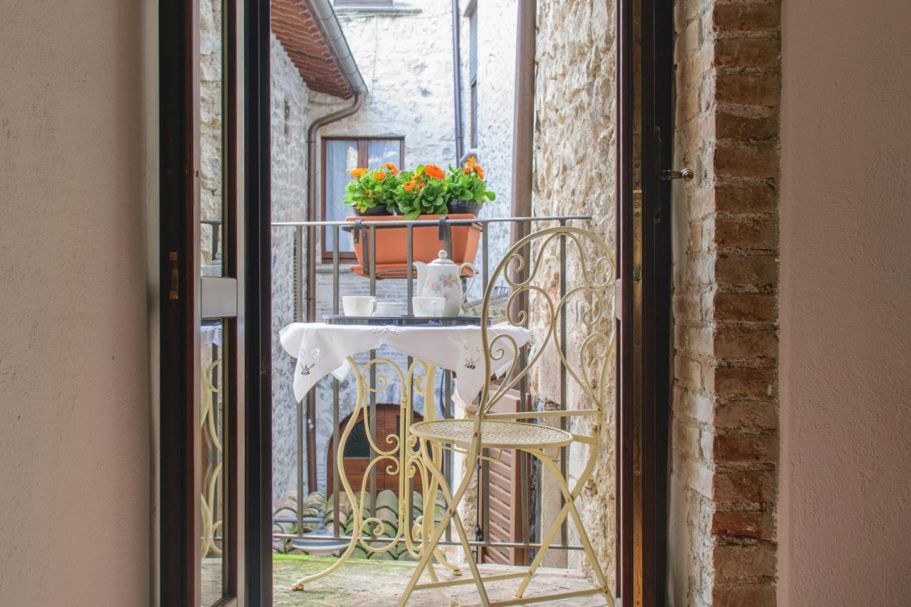 Aparthotel Borgo San Valentino Arrone Exterior foto
