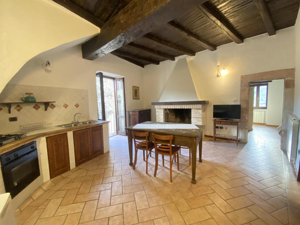 Aparthotel Borgo San Valentino Arrone Exterior foto