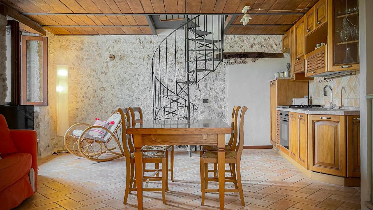 Aparthotel Borgo San Valentino Arrone Exterior foto