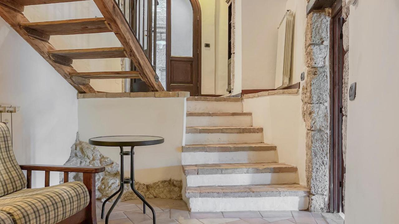 Aparthotel Borgo San Valentino Arrone Exterior foto