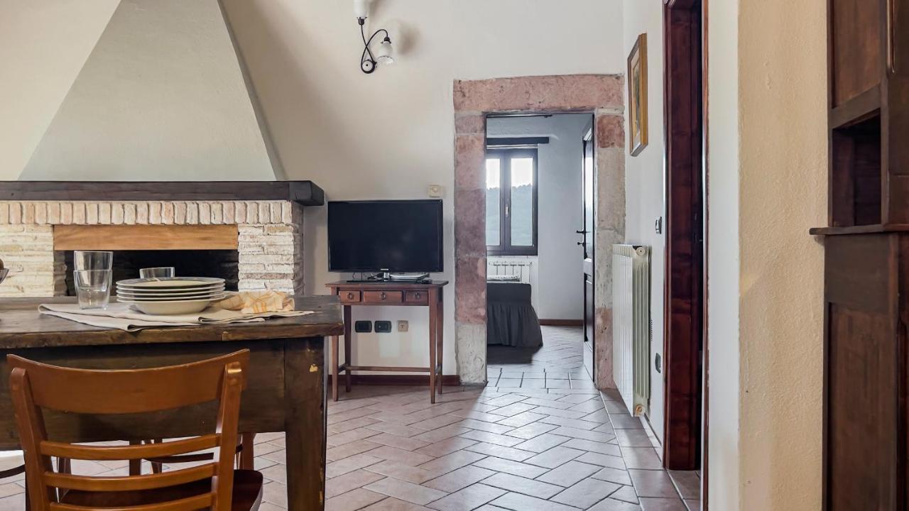 Aparthotel Borgo San Valentino Arrone Exterior foto